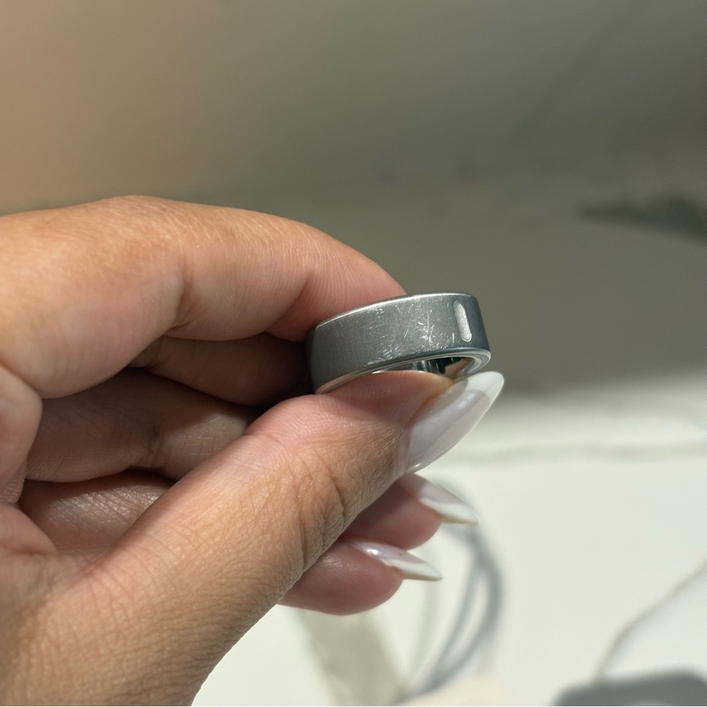 OURA RING 4 - BRUSHED SILVER SIZE 6 - Picture 6 of 12